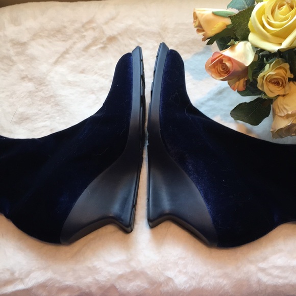 John Fluevog Ishshoes Chatterbox Blue Velvet - Picture 11 of 13